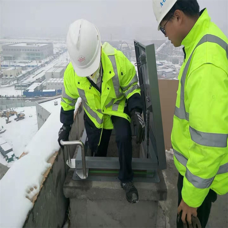 钢制标准规格屋面上人孔 安装时可选配爬梯