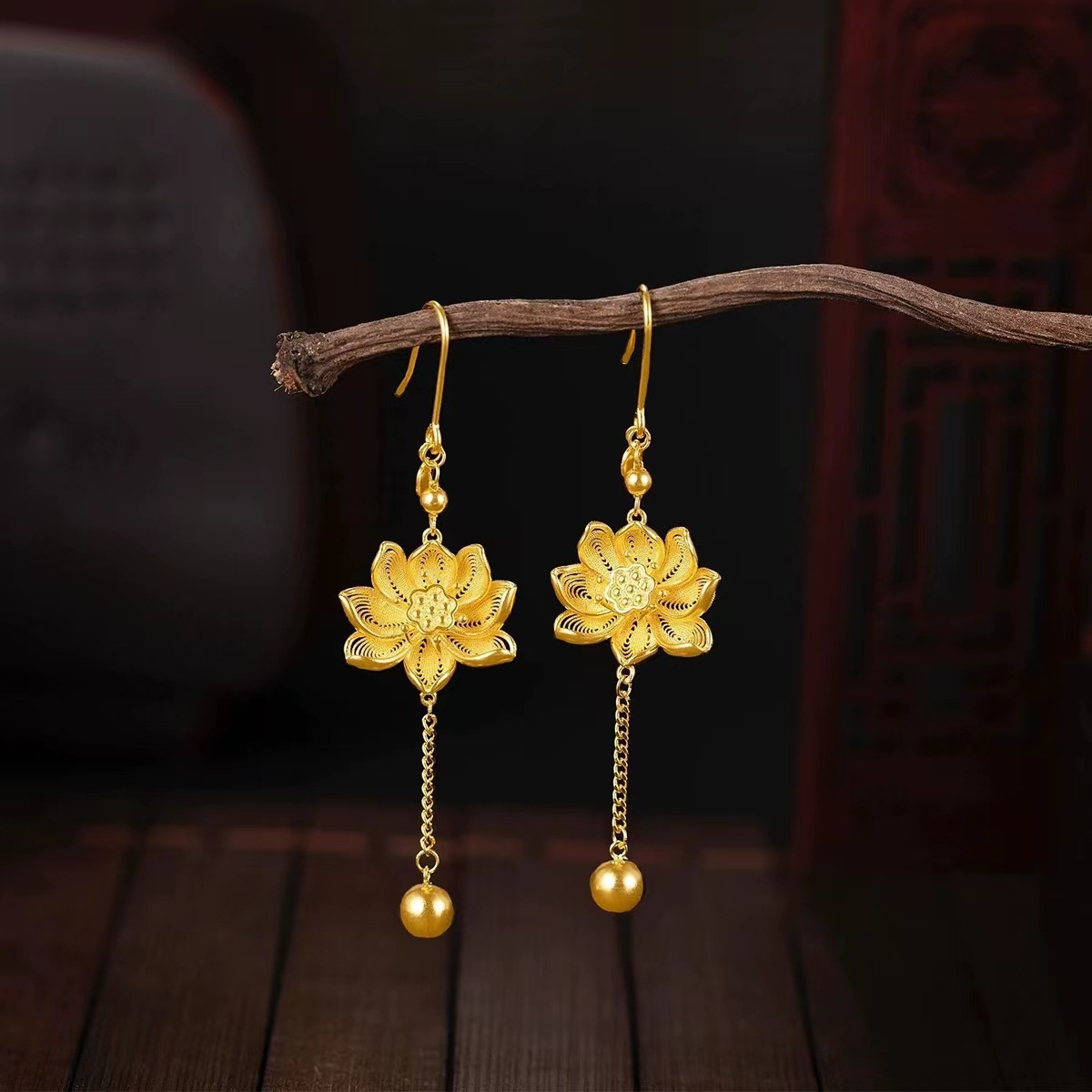 莲花金耳环古风轻奢设计感百年好合婚嫁款黄铜镀金耳坠送老婆礼物