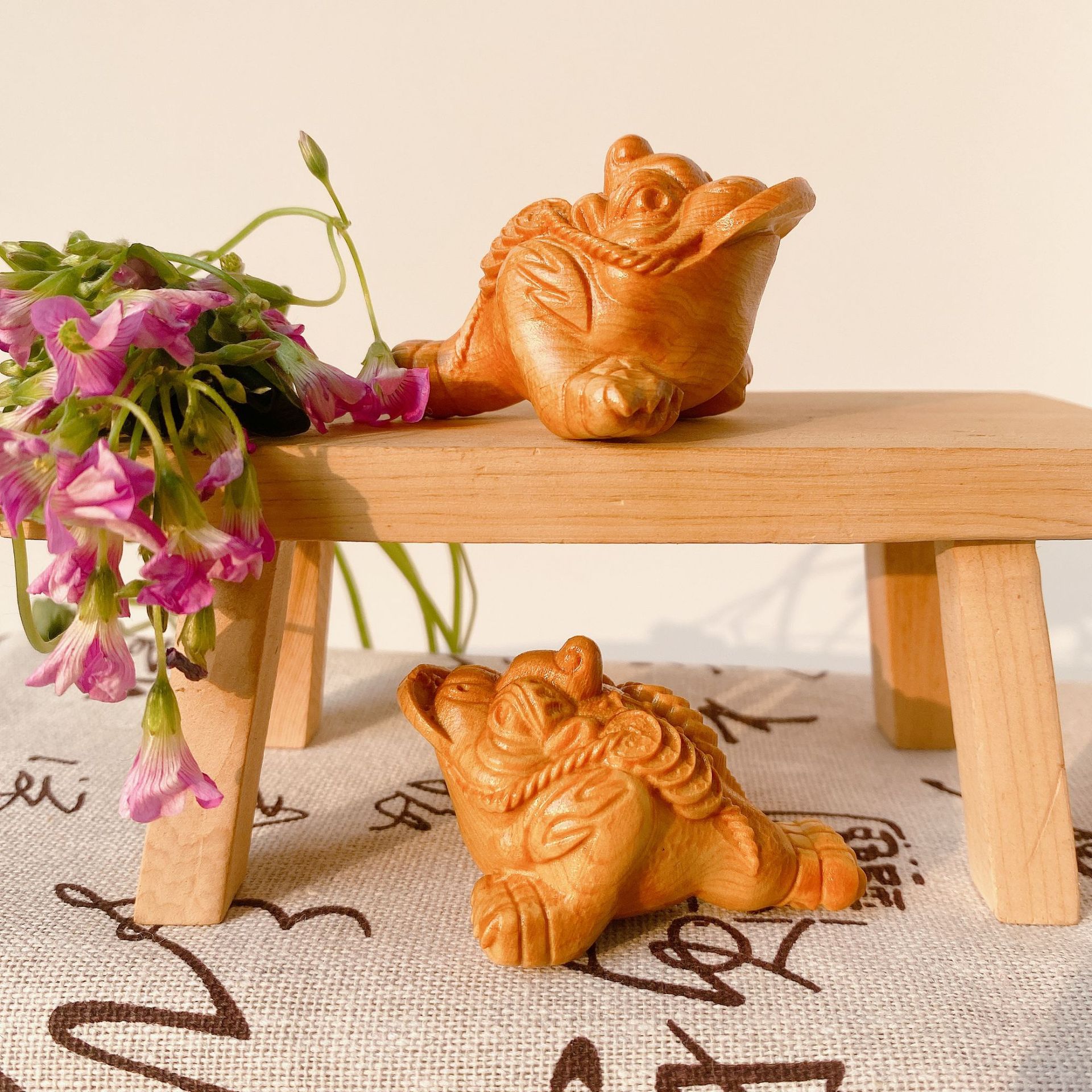 崖柏雕刻金蟾手把件 随身手把件文玩汽车摆件家居装饰-阿里巴巴