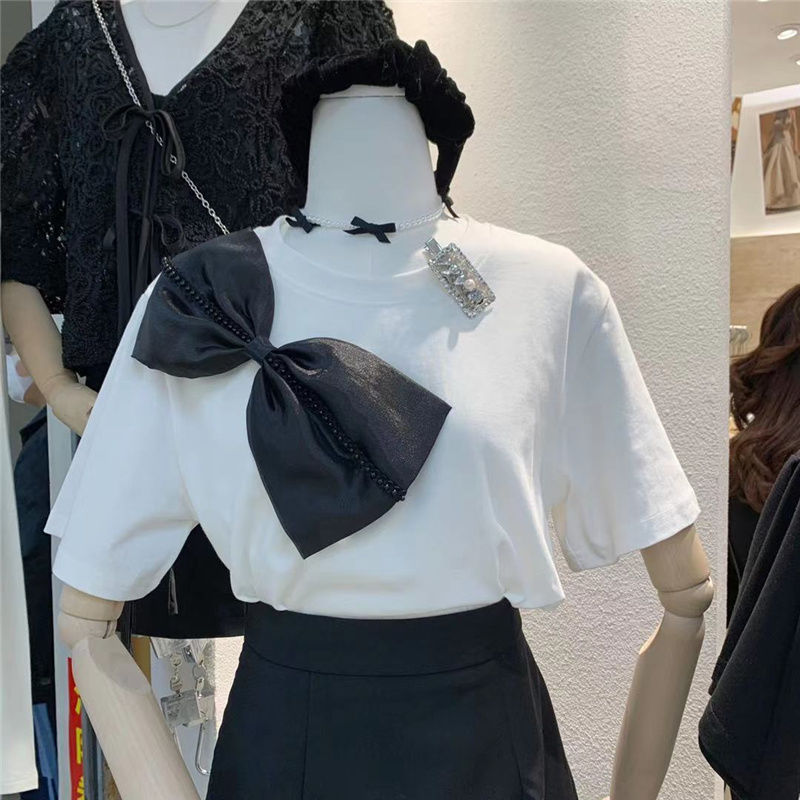 立体小蝴蝶结t恤女图片