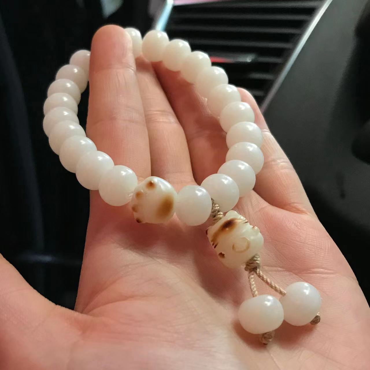 New Natural White Jade Bodhi Root Carved Charcoal Cat Cat Paw Bracelet Pliable Temperament Men and Women Bracelet Handheld