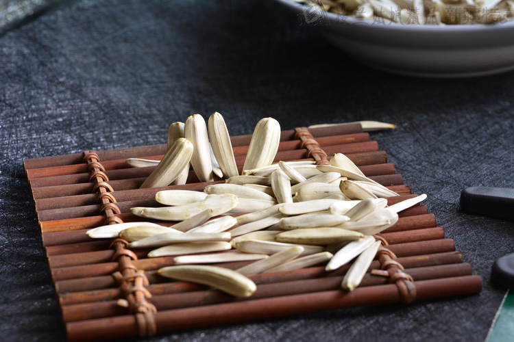 新疆特产马牙瓜子牙签瓜子狼牙白瓜子象牙白葵瓜籽新货现炒