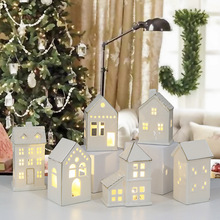 简约陶瓷小房子摆件圣诞节描金工艺品镂空设计LED灯氛围装饰礼品
