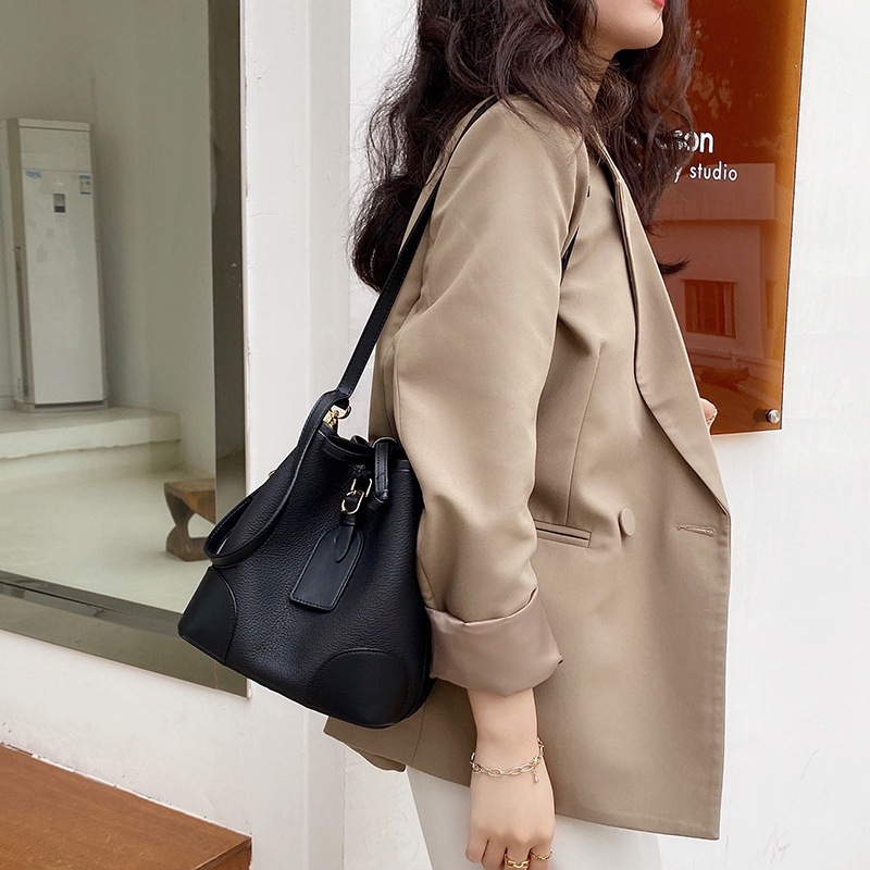 Bucket Bag 2024 Fashion Genuine Leather Women Bag Large Capacity Shoulder Crossbody Bag First Layer Cowhide Factory Small Batch Customized