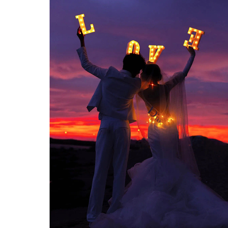 婚纱照摄影道具夜景摄影田园love字母外景海景照手拿板子浪漫影楼