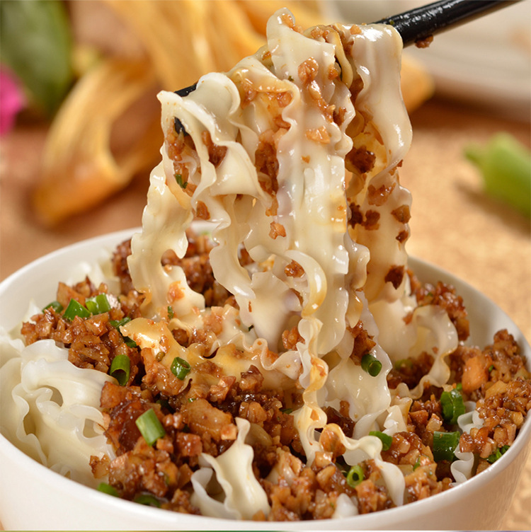 鲁王 刀削面小米味500g*12袋 整箱 干制宽扁挂面早餐裤管面凉拌汤