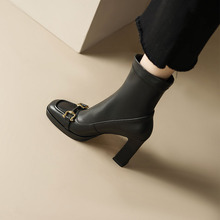 新款韩版方头厚底黑色羊反绒金属扣短靴~拼接套筒超高跟女时装靴