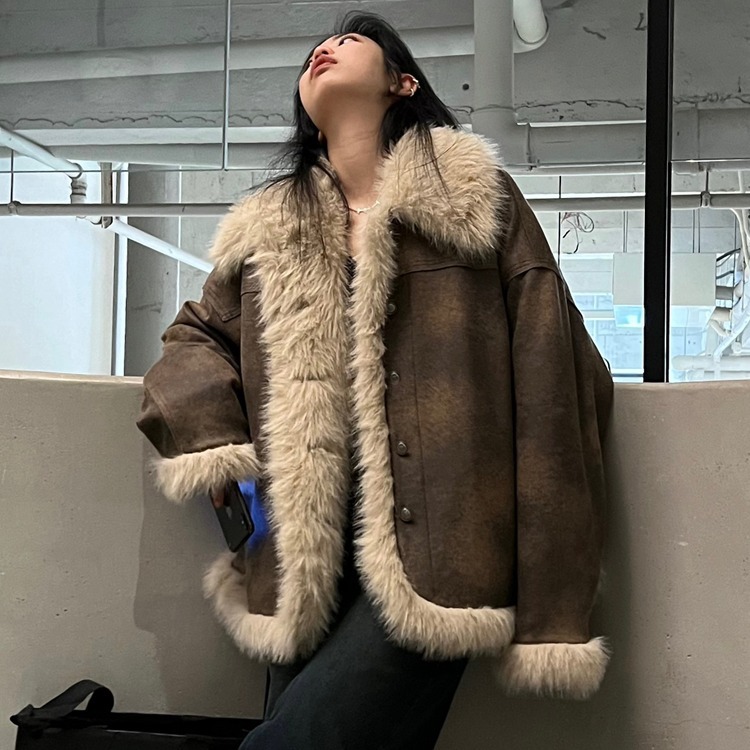 印花麂皮棕色皮毛一体机车服夹克毛毛外套女2024冬季新款皮草大衣