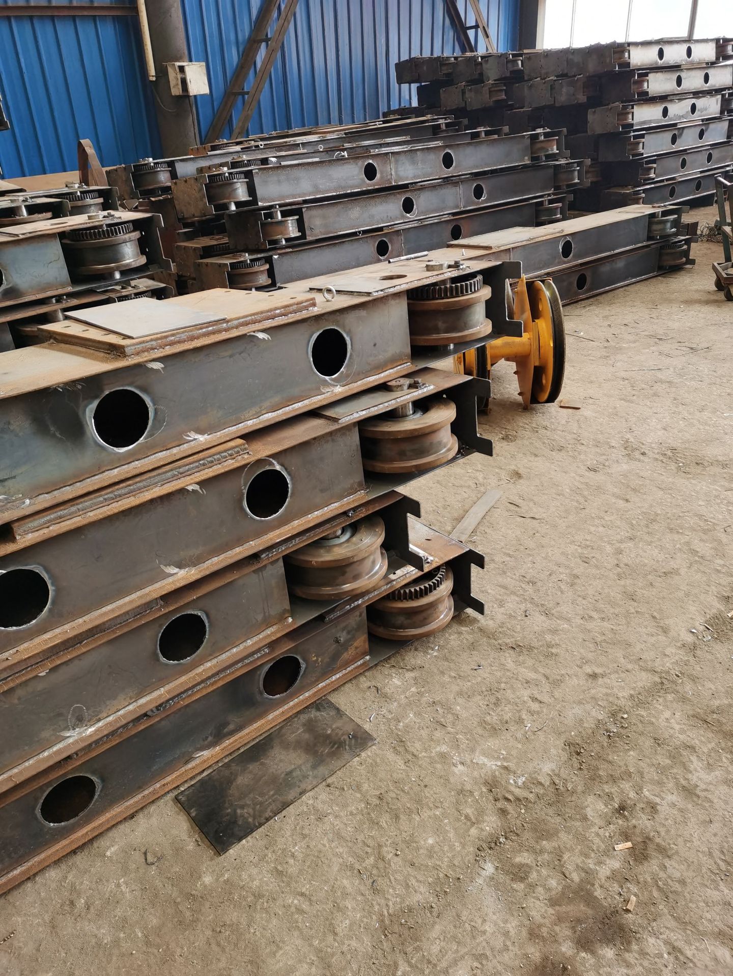 行车端梁头天吊单梁行走地梁天车端梁200-300轮400轮起重机端梁