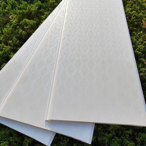 批发新款塑料扣板pvc吊顶材料棚板阳台客厅厨房室内卧室卫生间塑