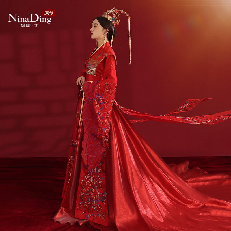 新娘汉服凤冠霞帔新款中式嫁衣红婚纱礼服结婚秀禾服