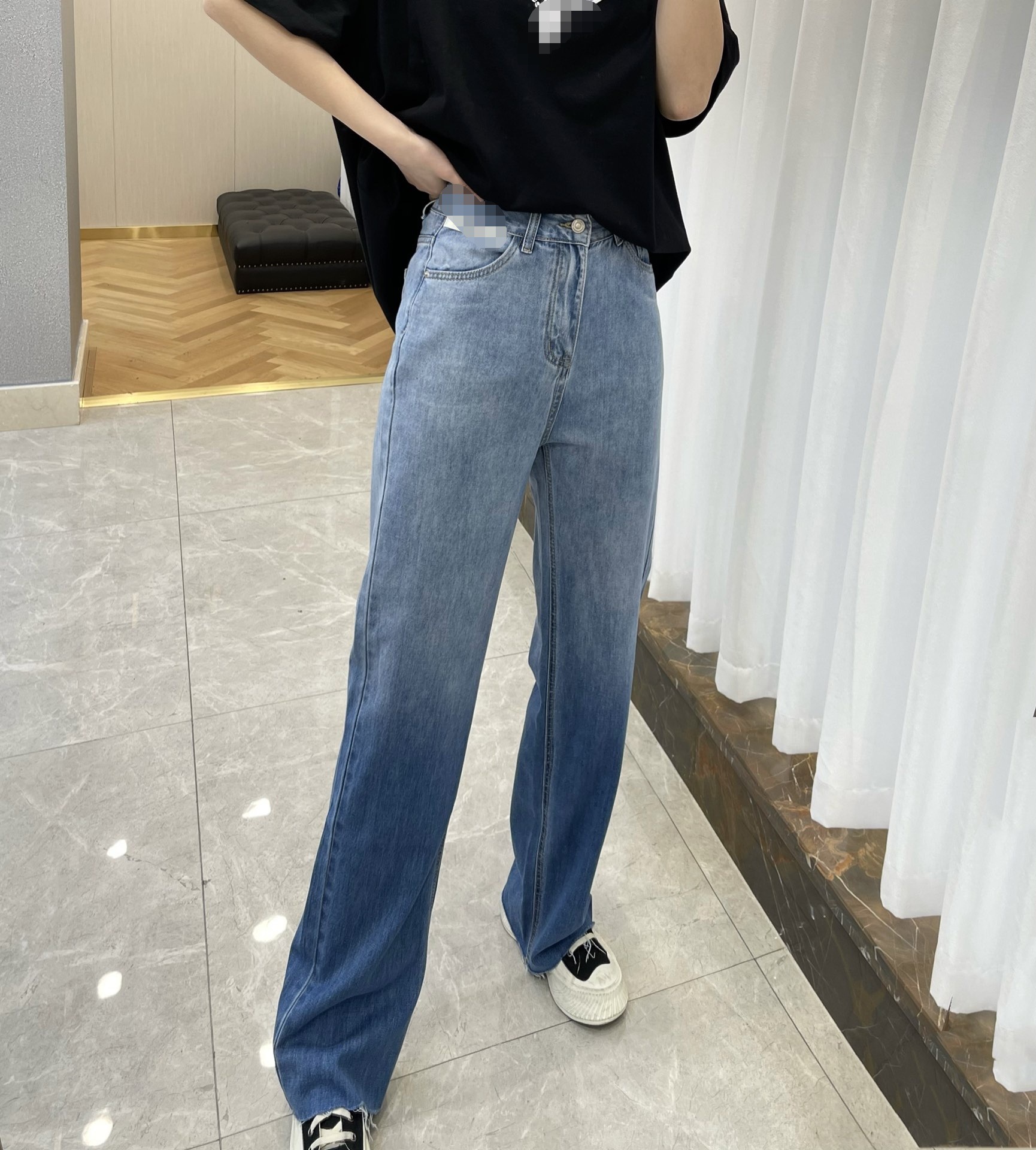 渐变色直筒牛仔裤