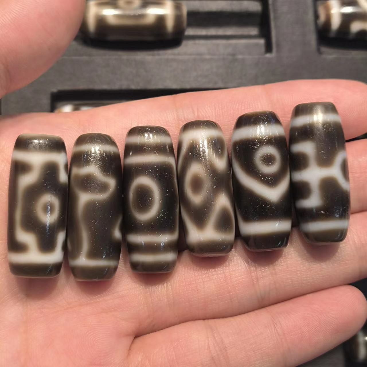 金刚三眼莲花两眼贵字三眼玛瑙天珠棕色调白芯30mm收藏品aqx7