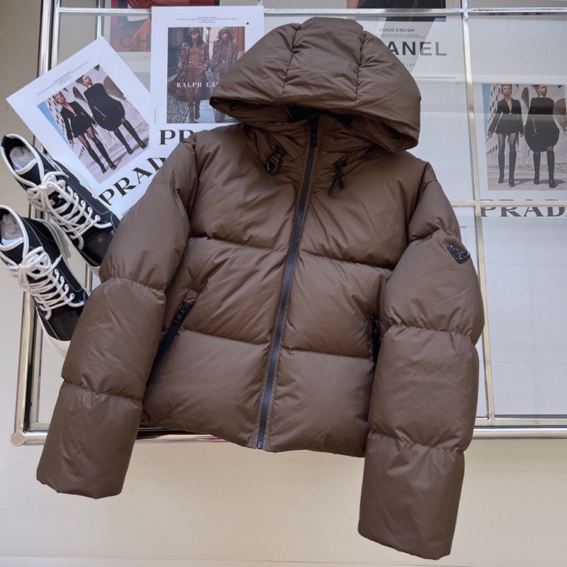 2023年秋冬三角标连帽面包服羽绒棉服五金配件袖子logo皮牌外套