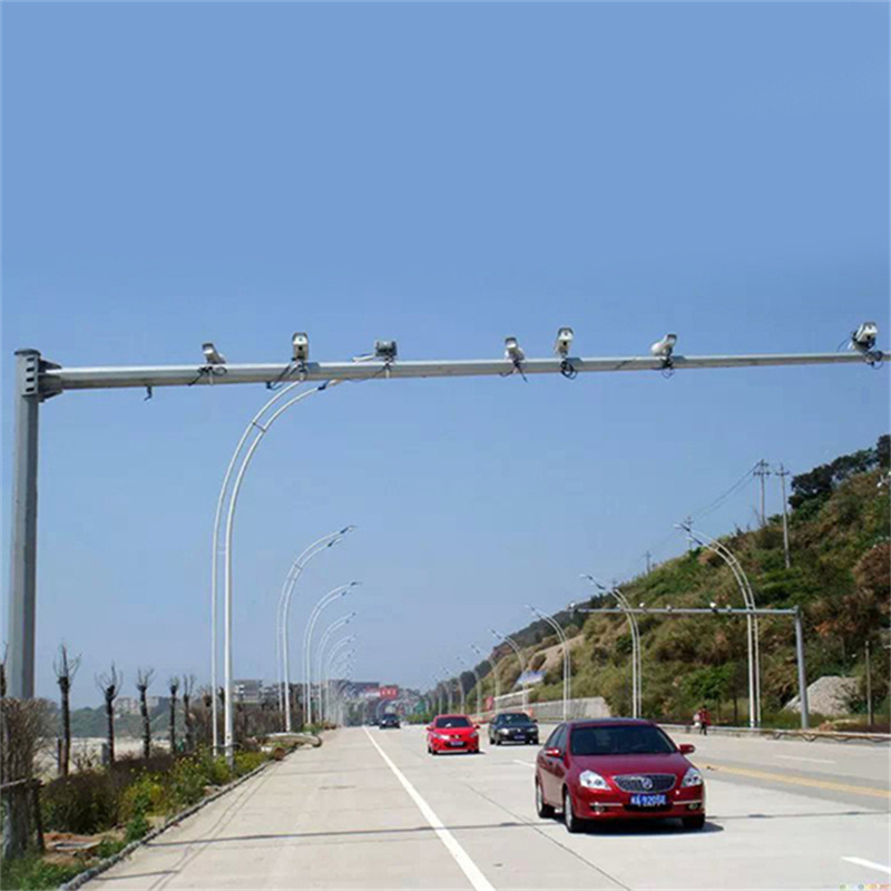 高速公路监控杆3米3.5米4米金属监控杆热镀锌带摄像八角监控立杆