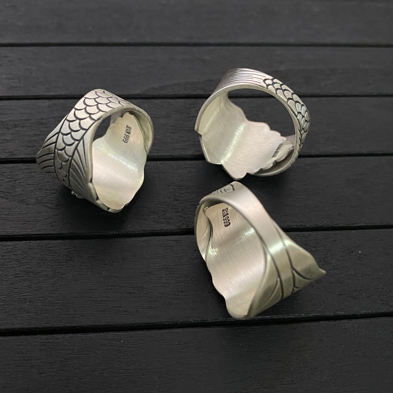 999足银金龙鱼戒指 男复古哑光鱼鳞纹食指戒女开口伸缩可调节饰品