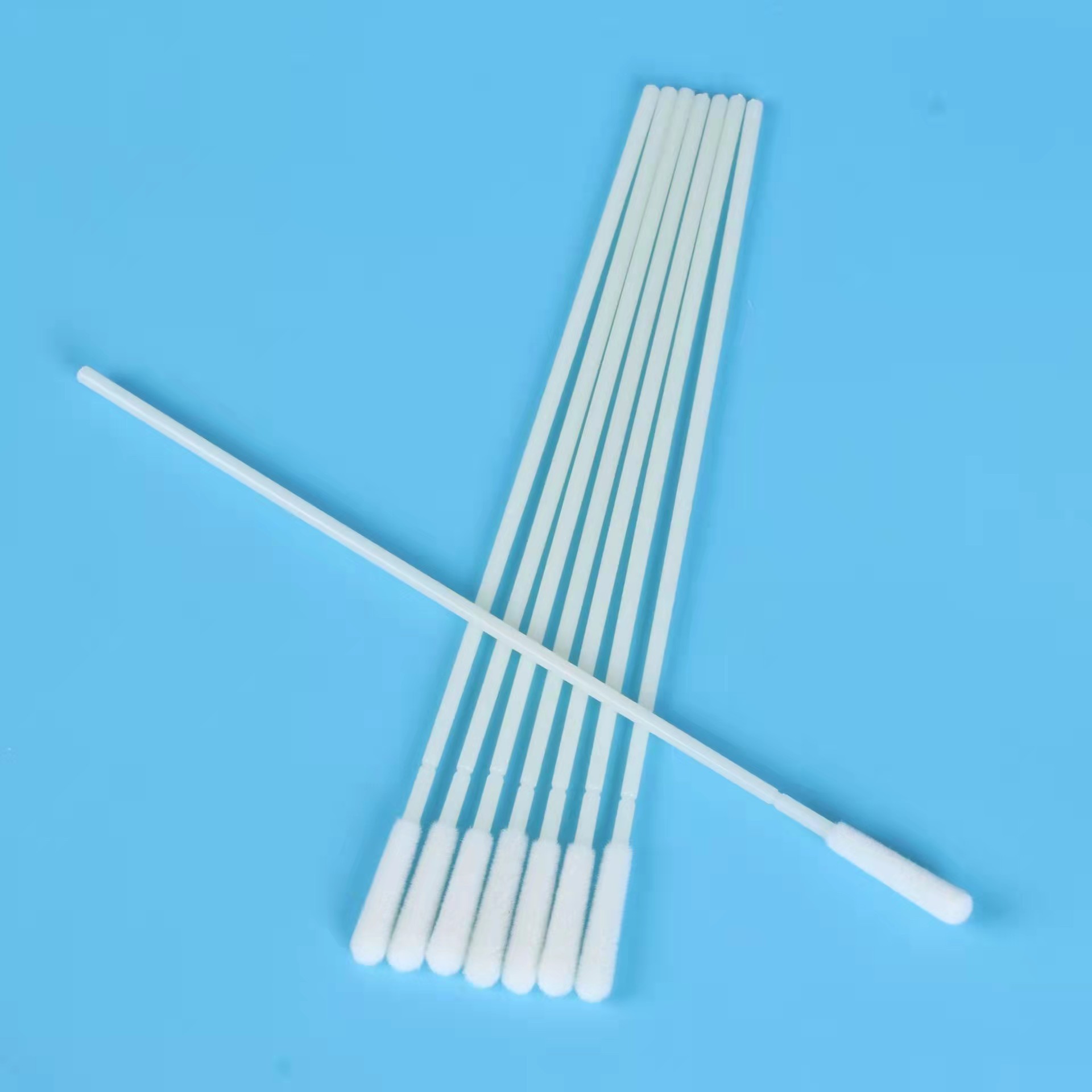 一次性使用采样拭子植绒拭子棒核酸检测棉签咽鼻拭子现货供应