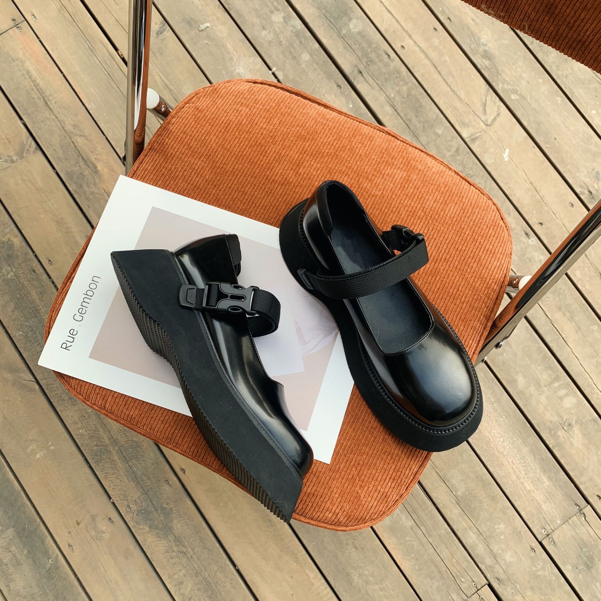 厚底玛丽珍女鞋一字扣中跟浅口单鞋白色日系圆头小单鞋英伦风鞋子