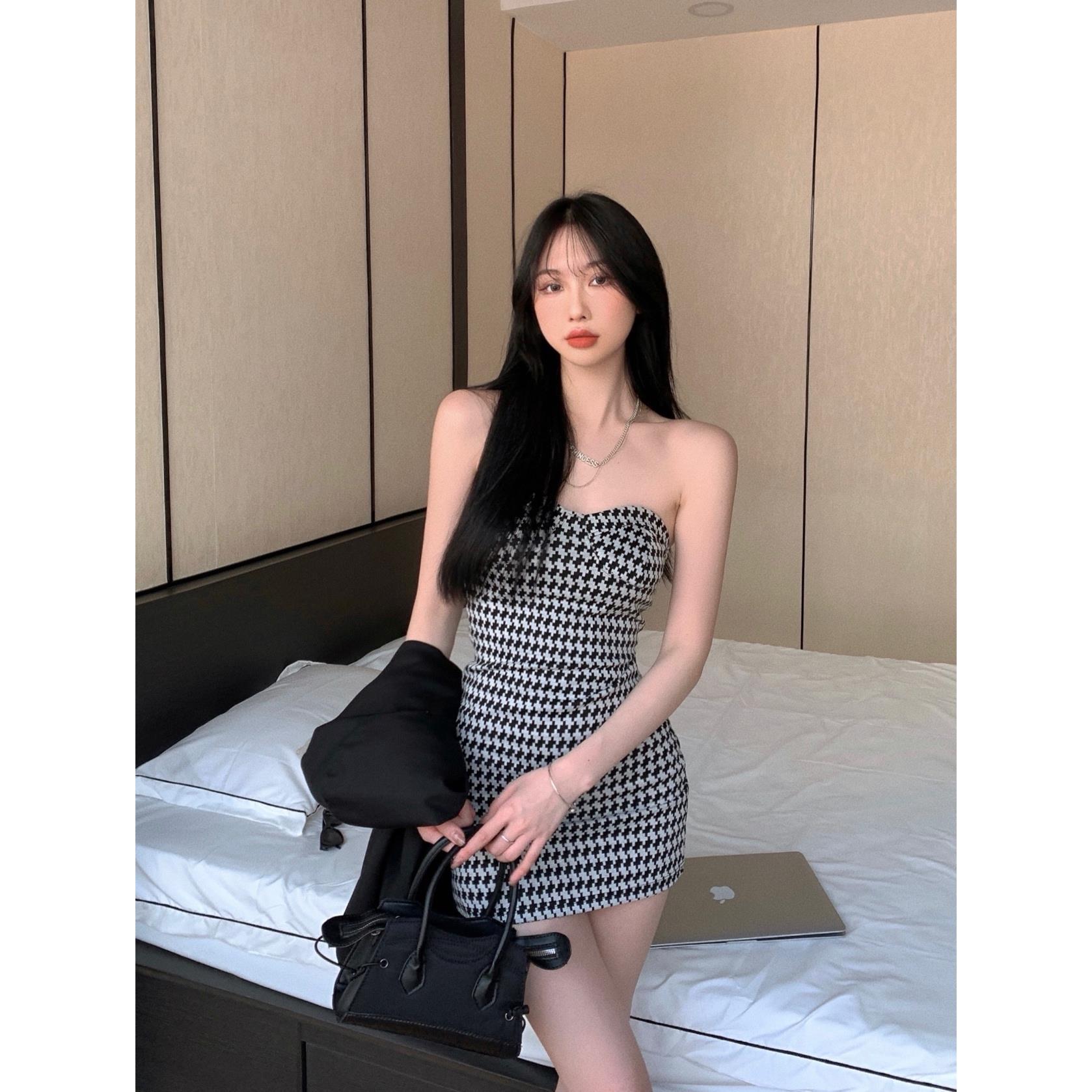 港味千鸟格抹胸裙女收腰显瘦包臀连衣裙夏季新款纯欲辣妹轻熟裙子