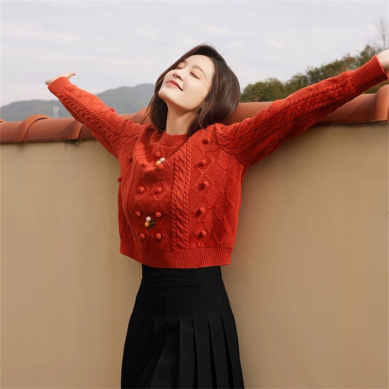 23冬李沁明星同款圣诞新年款红色喜庆气质淑女圆领套头毛衣-阿里巴巴