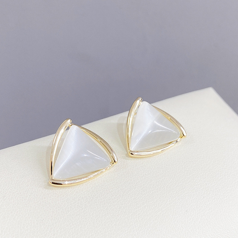 Niche Design Elegant Geometric Diamond Sterling Silver Needle Stud Earrings for Women Retro Hong Kong Style Micro-Inlaid Opal Earrings