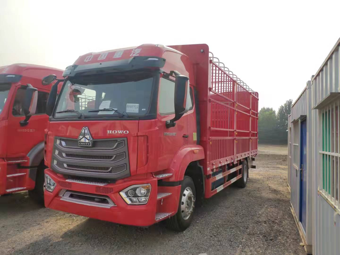 8米高栏载货车销售电话18953179828