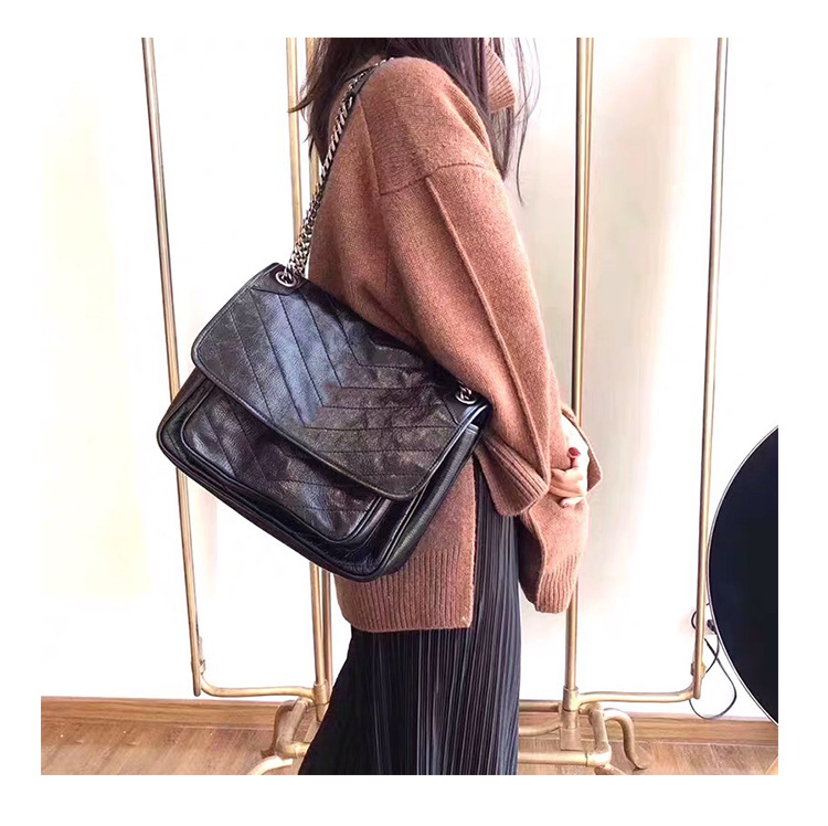 真皮女包批发2022新款杨树林niki邮差包流浪包大容量单肩包斜挎包