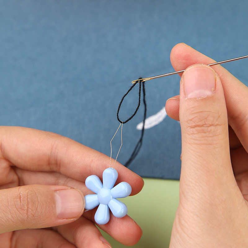 糖果色花朵穿针器十字绣工具缝纫机穿线器优质老人穿针器