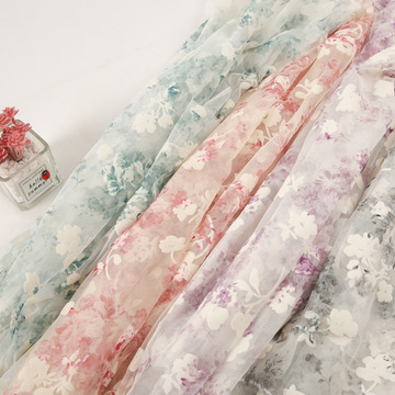 24新款锦纶植绒印花布 时尚童装女裙网布 丹麦网小花印花网纱面料