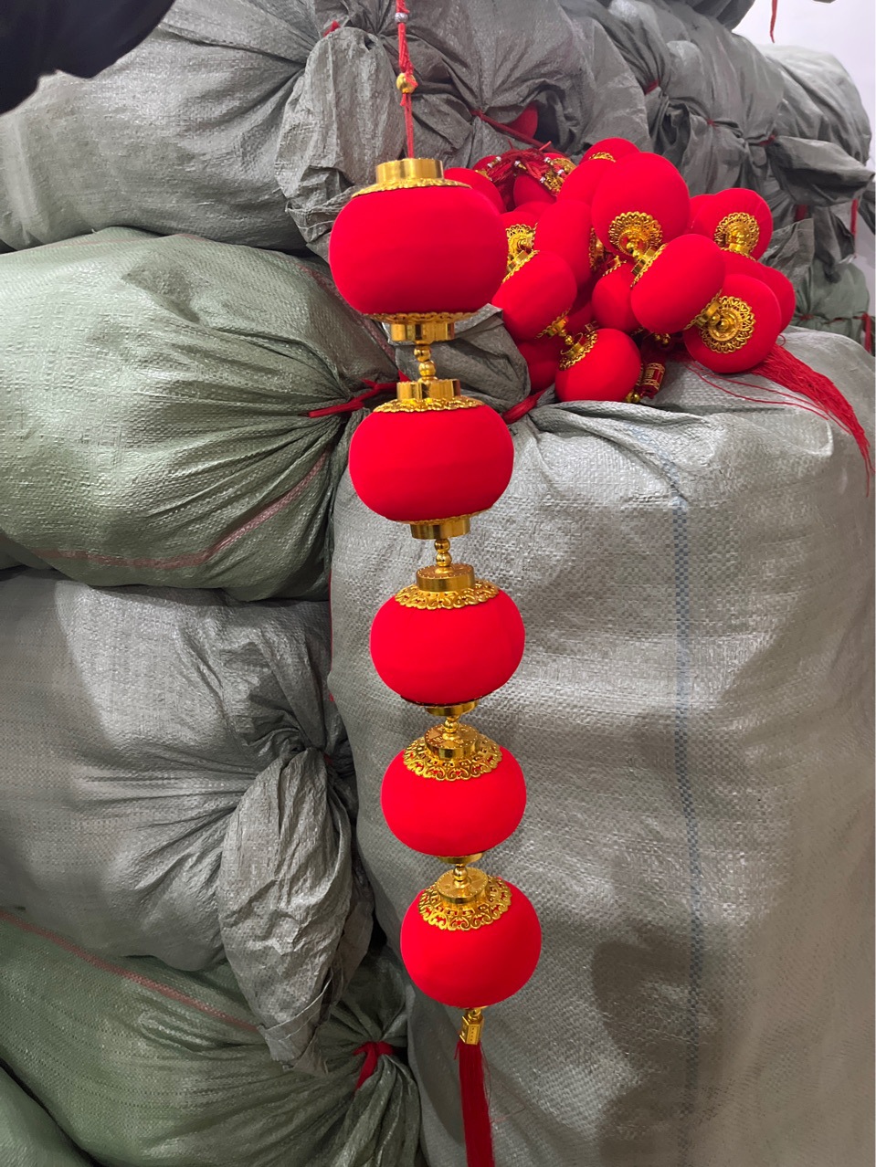 0万串龙年植绒布撒金五连串双鱼红果福瓶苹果元宝灯笼串对联福字中国