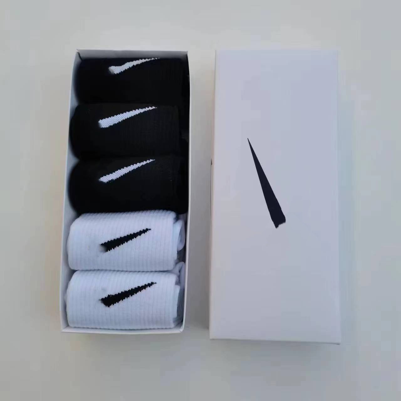 Suwan Nike St Boxed Men's and Women's Spring and Summer Candy Color Mid-High Tube Athletic Socks Five Pairs of Boxed Wholesale Delivery