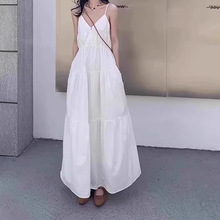 茶歇法式初恋白色吊带连衣裙子女夏2024新款度假风高级感气质长裙
