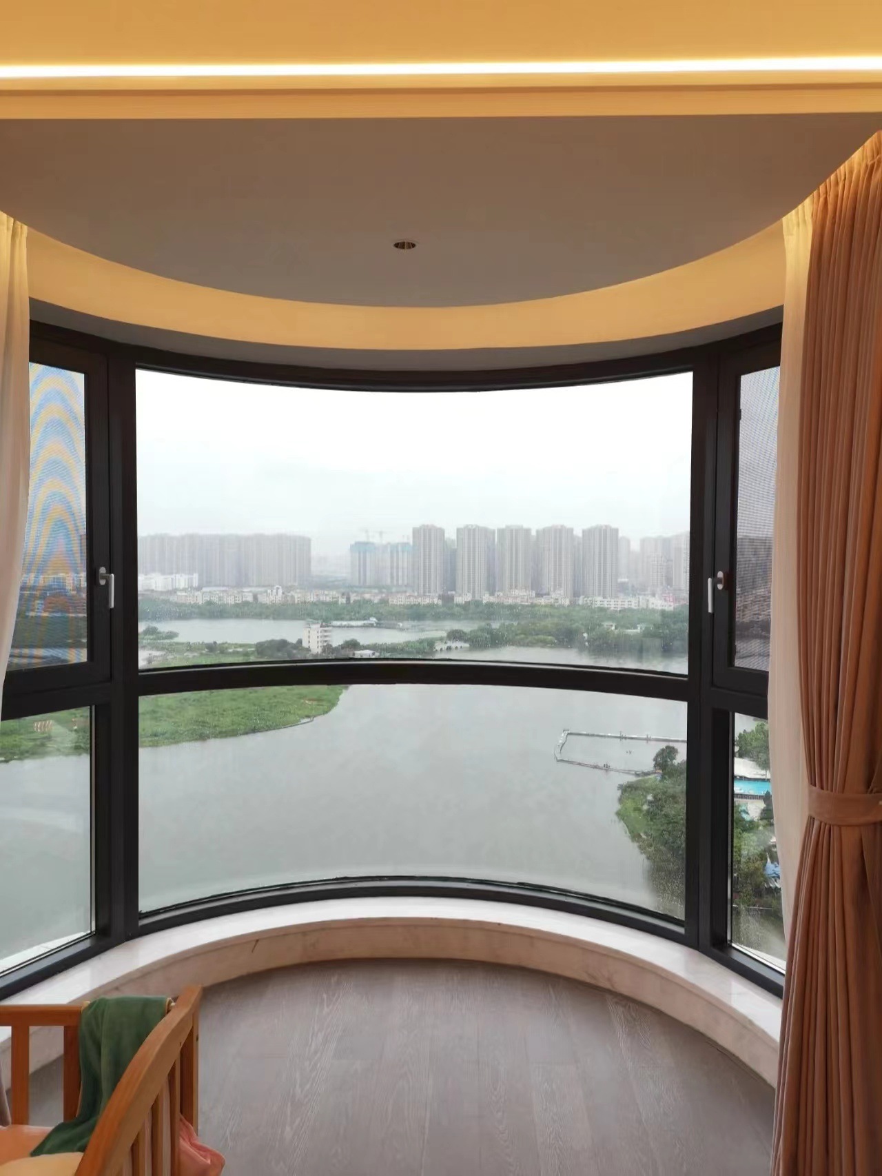 圆弧形弯弧窗异性窗弧形平开窗封阳台落地玻璃窗断桥铝门窗