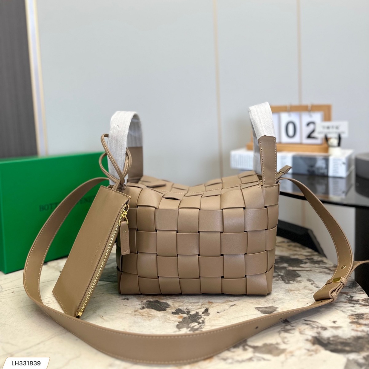 新款编织bv菜篮子包pu手提包拍照搭配度假沙滩包大容量斜挎包