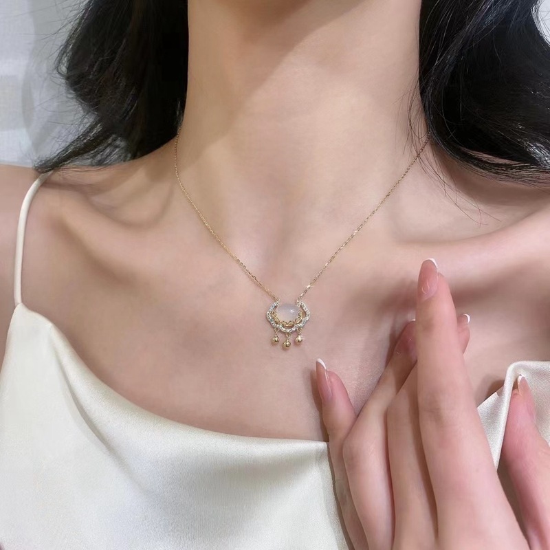 New Titanium Steel Xiangyun Ruyi Diamond-Studded Necklace Bell Pendant Longevity Lock Clavicle Chain Internet Celebrity Same Style Safe Necklace