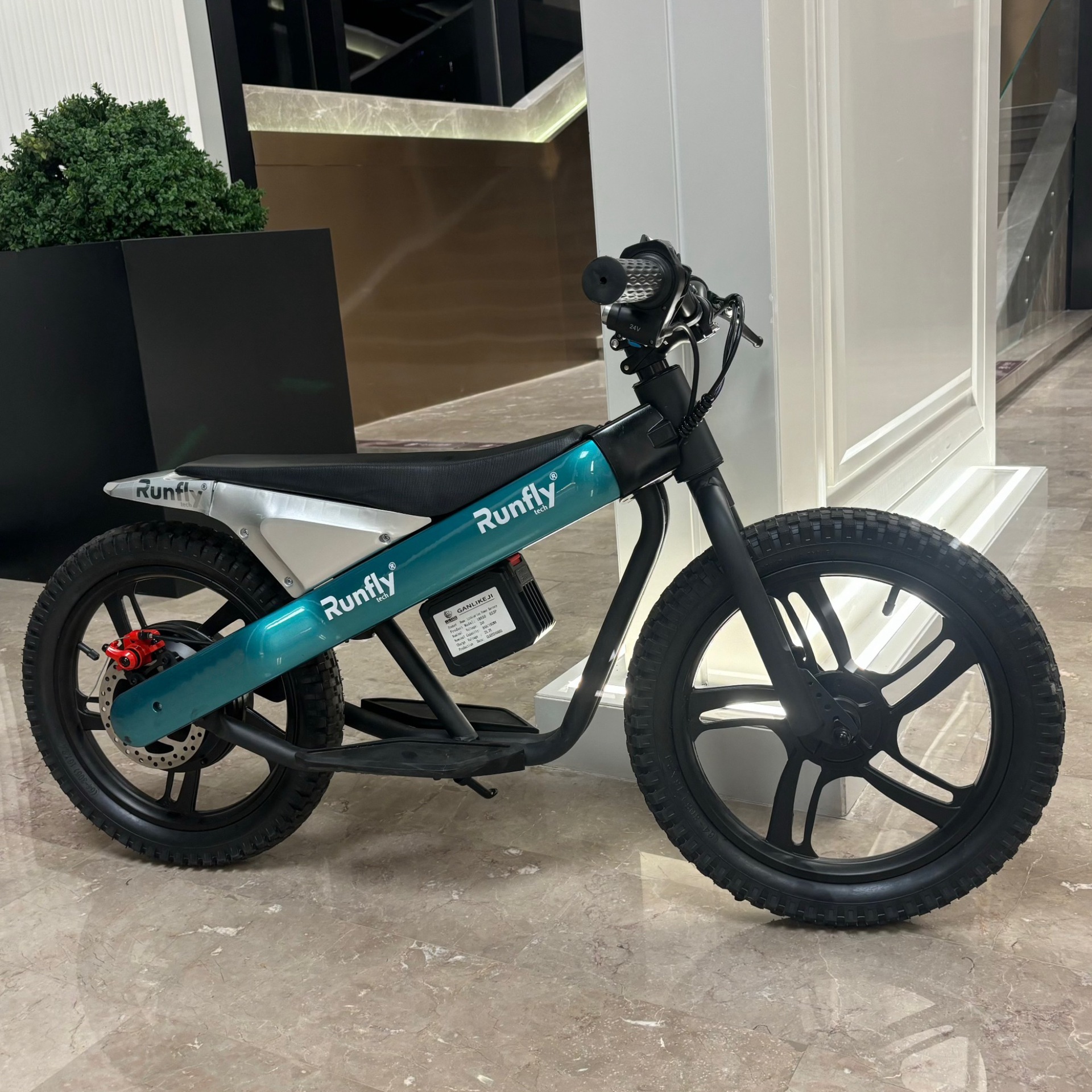 工厂16寸儿童自行车滑板车平衡车滑步车电动车child balance bike