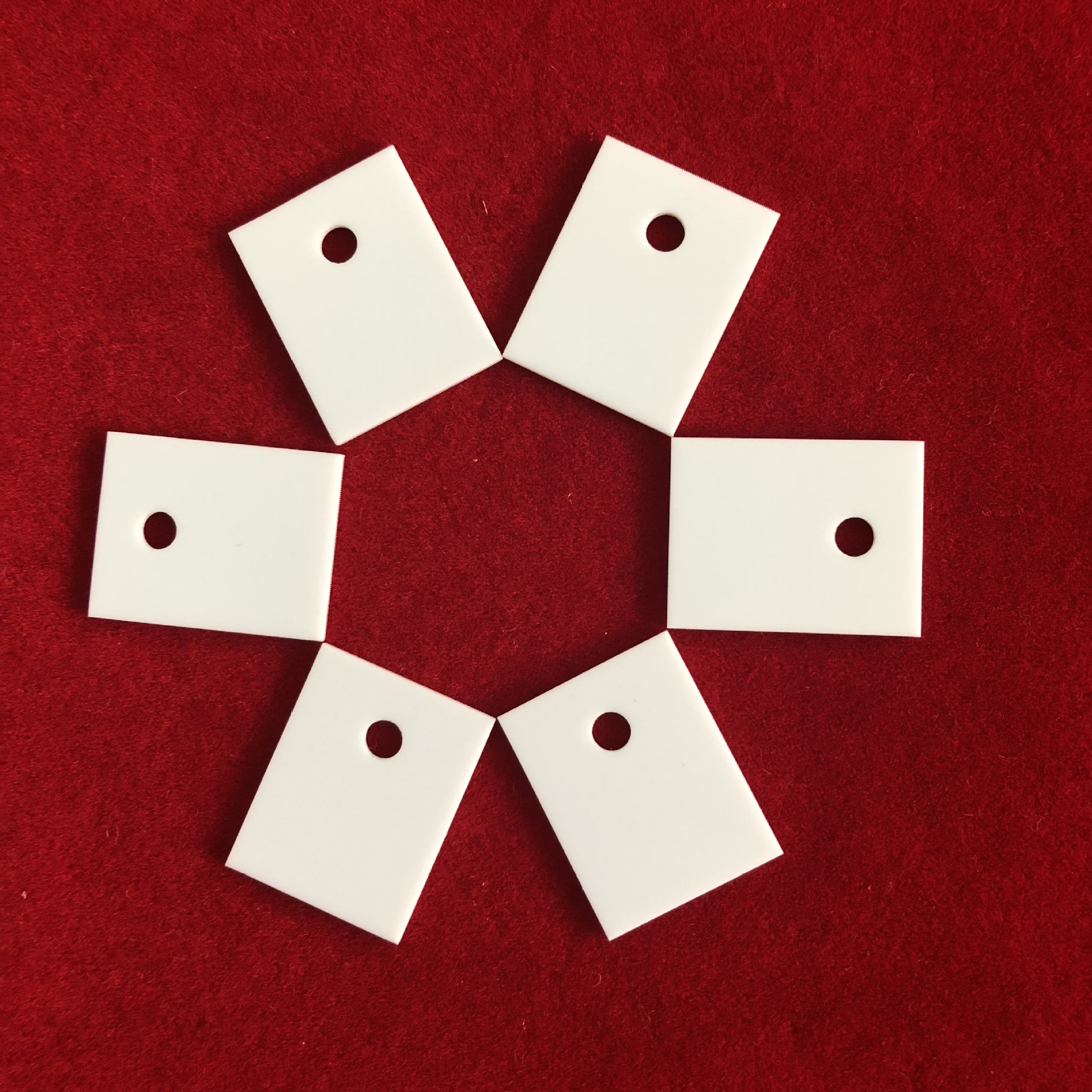 1mm2mm厚氧化铝陶瓷散热片绝缘陶瓷基板支持定做