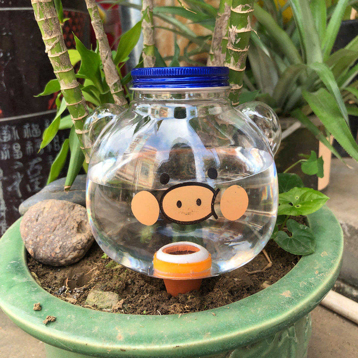 新款可爱小猪形状滴灌设备小型自动浇花器自动渗水器植物浇花淋水