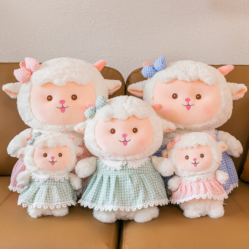 厂家直销羊小美公仔毛绒玩具花格裙玩偶送儿童节礼物美羊羊布娃娃