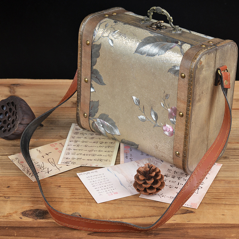 仿古木制工艺品单肩包银灰色花纹工具包礼品古玩复古收藏包