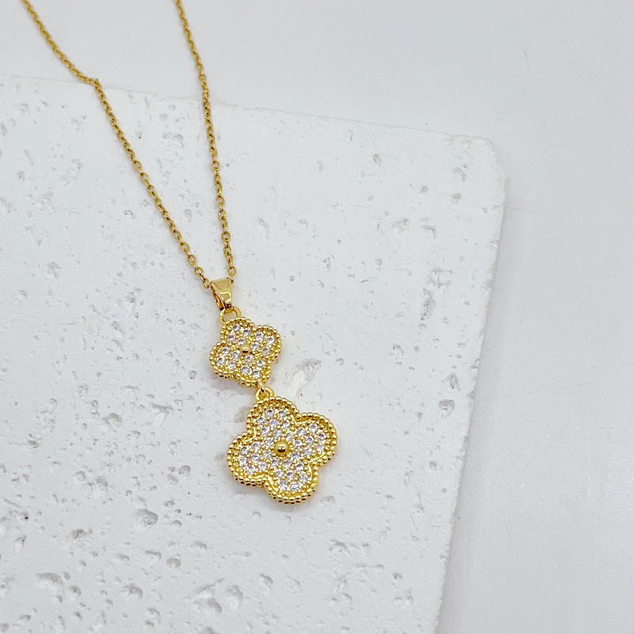 Internet Celebrity Classic Hot Sale Micro-Inlaid Zirconium Clover Temperament Wild Clavicle Chain Female Worker Factory Direct Sales Copper Plating 18K