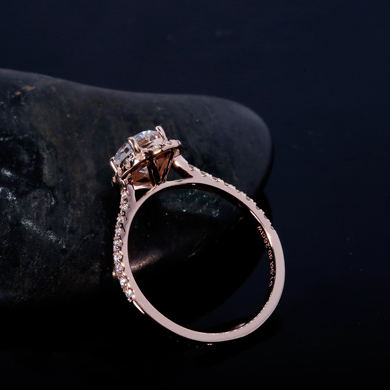 莫桑石戒指女18k白金玫瑰金1克拉d色蛋形钻戒情侣饰品豪华婚戒女