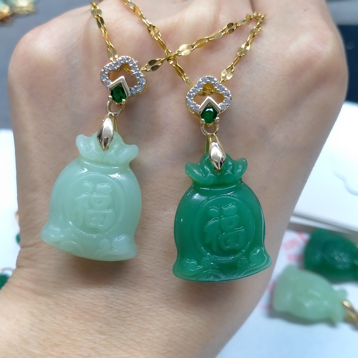 新款绿玉髓吊坠玉福袋钛钢项链配件百搭设计饰品潮 直播网络款