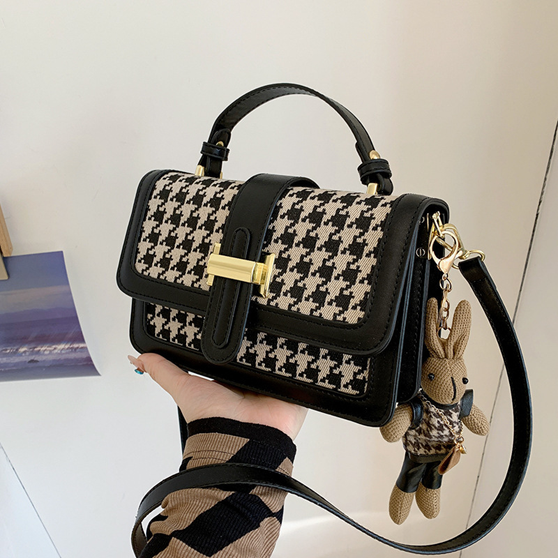 French Minority Bag for Women 2022 New Fall Winter Fashion Houndstooth Shoulder Messenger Bag Retro All-Match Small Square Bag