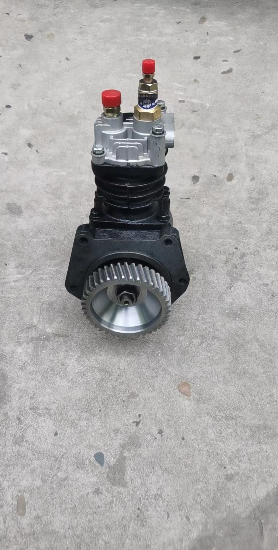 博马904704拖拉机气泵 洛阳博马拖拉机厂家发货,原厂质量保