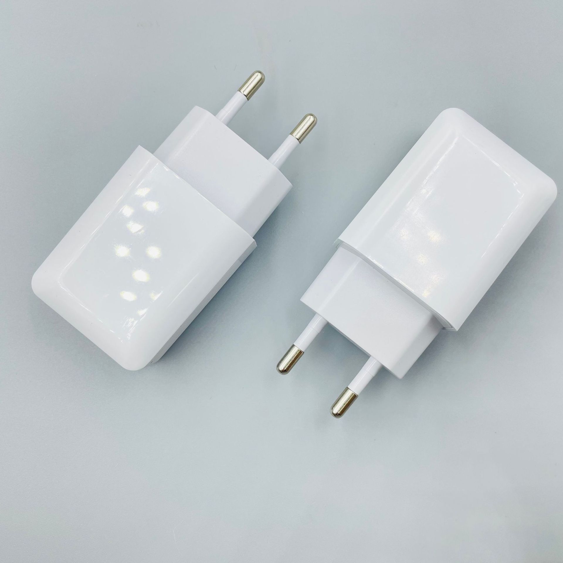 5v2a欧规旅行充电器 手机快充头 usb充电头 欧标电源适配器10w