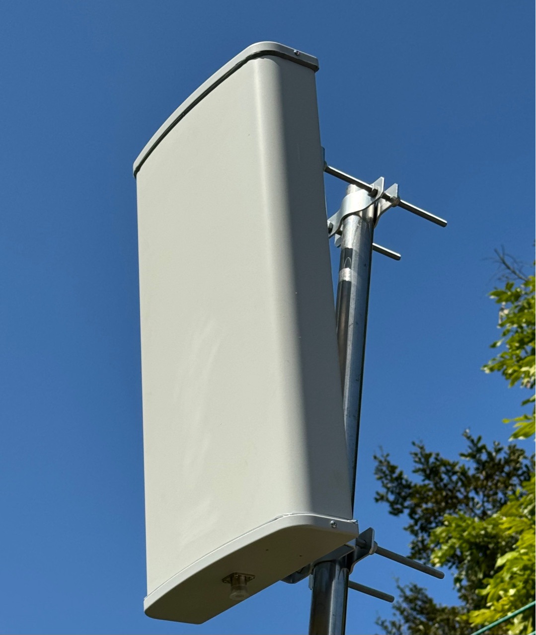 4g基站天线板状室外定向三网通全频段适用于直放站手机信号放大器