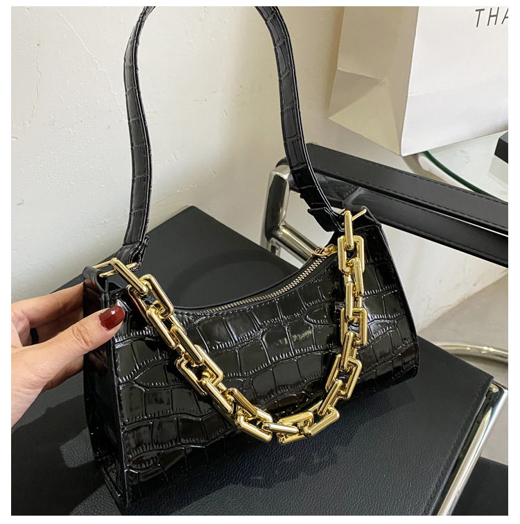 Fashion Women's Bag 2023 Spring New Fashionable Stylish Handbag Light Luxury European and American Leisure Retro Commuter Shoulder Bag