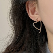s925银针小众设计感金属爱心耳环法式耳饰后挂高级感耳钉气质女