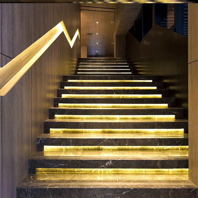 网红楼梯踏步灯智能感应户外流水带线led跑马条追光带轻奢现代